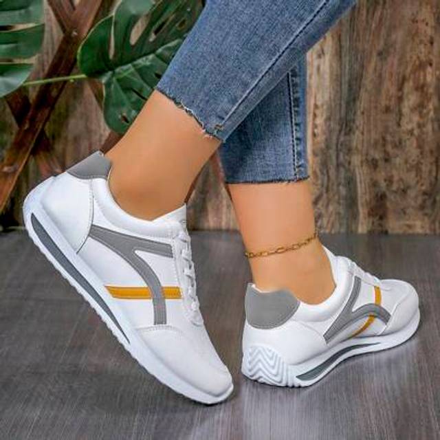 SHEIN Women&#39;s Lightweight Round Toe Lace-Up Flat Chunky Sneakers, Fresh Style For Casual & Daily Life