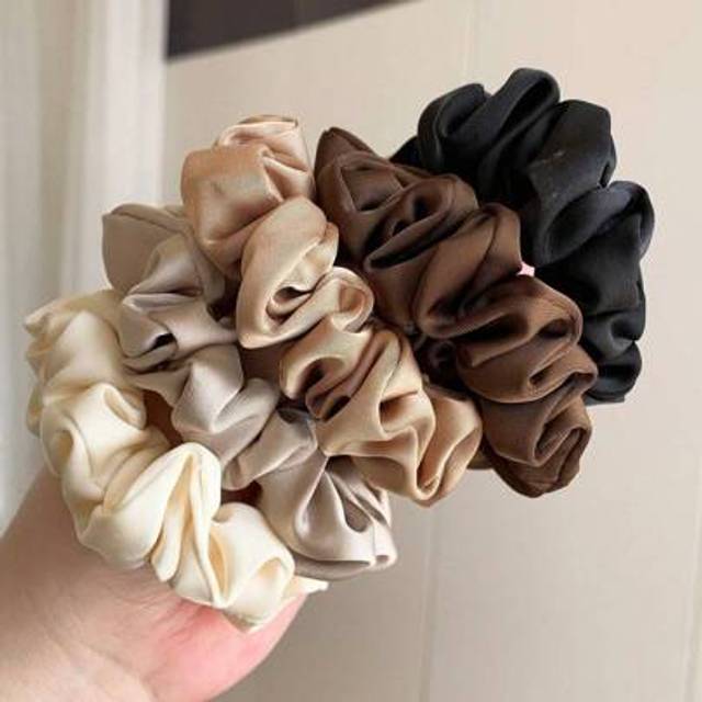 SHEIN 5pcs Women&#39;s Elegant High-End Satin Solid Color Simple Hair Scrunchies. Fashionable Vintage Versatile Hair Ties Set Of 5. Suitable For Daily Wear.Hair