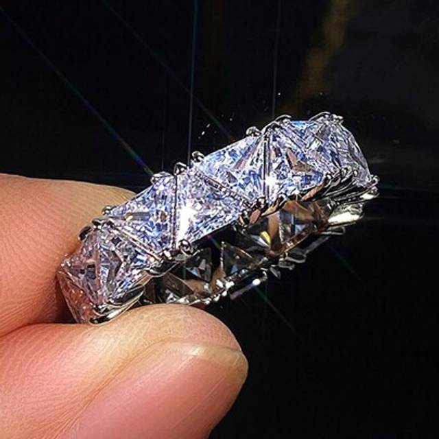SHEIN 1 Pc Gorgeous And Charming 925 Sterling Silver Triangle Zirconia Sparkling Row Diamond Women&#39;s Ring Party Prom Wedding Ring Anniversary Girlfriend Bir