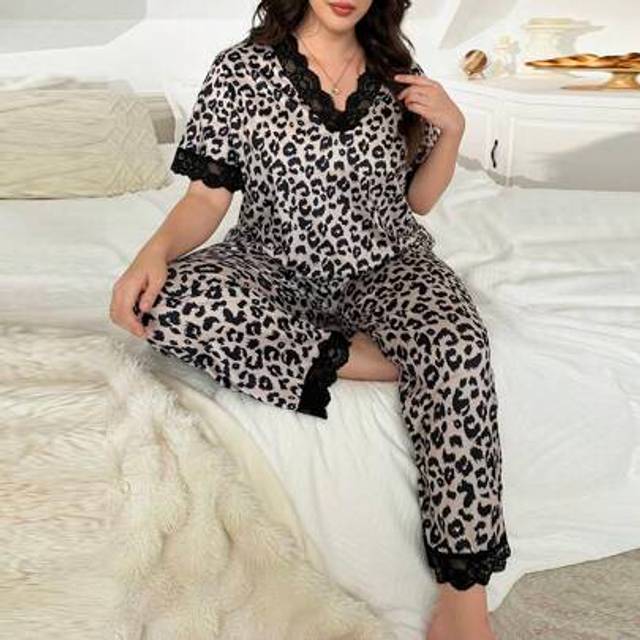 SHEIN Plus Size Lace Patchwork V-Neck Leopard Print Short Sleeve Top & Long Pants Pajamas Set