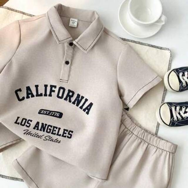 SHEIN 2pcs/Set Young Boys Casual College Style Comfortable Fashion Versatile Soft Letter Print Contrast Trim Half-Zip Short Sleeve Shirt And Shorts Set, Sui