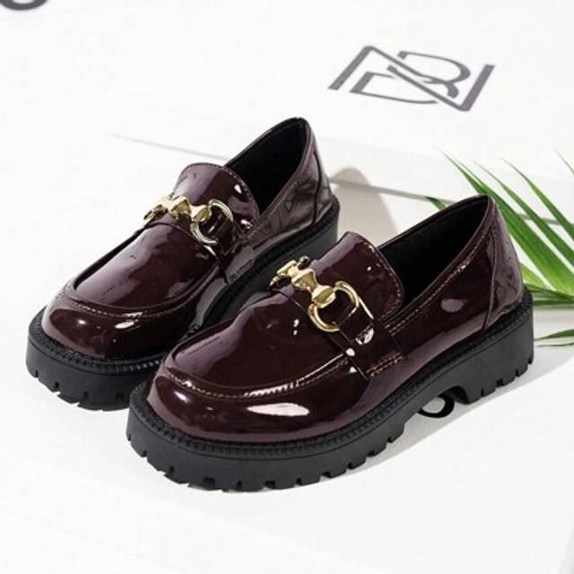 SHEIN Women&#39;s Burgundy Round Toe Metal Decor Thick Sole Slip-On Loafers, Fashionable School Style Outdoor Anti-Slip Wear-Resistant Soft PU Leather Retro Uni