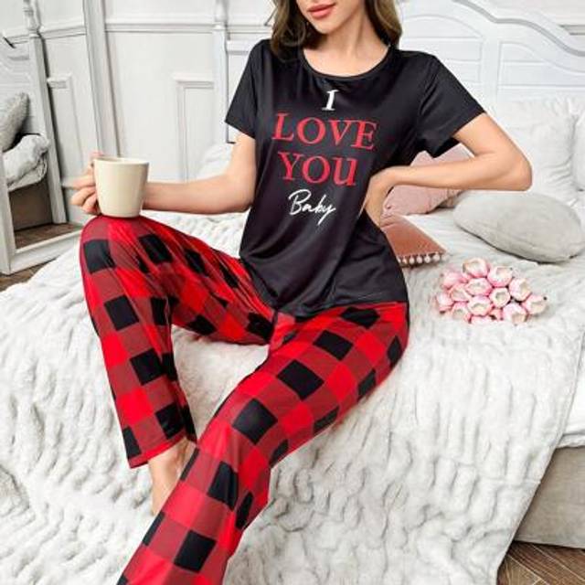 SHEIN Couple&#39;s English Text & Colorblock Plaid Pattern Women Sleepwear Set