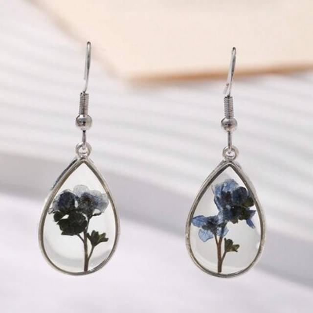 SHEIN 1pair Dried Flower Pressed Resin Forget Me Not Blue Drop Earrings Suitable For Women&#39;s Daily Wear,Natural Dried Flowers, Random Shapes And Colors Vale