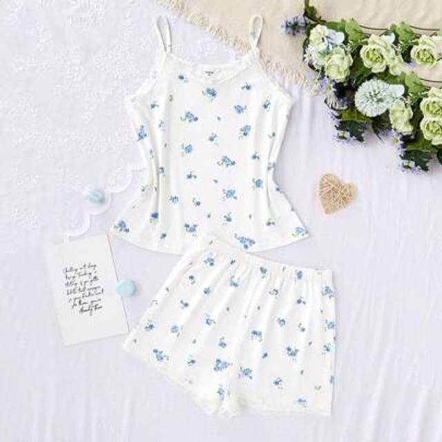 SHEIN 2pcs Girls Casual Ditsy Floral Lace Patchwork Camisole Top And Shorts Pajama Set Kids Pjs Girls Summer Clothes Tween Girls Sets Kids Summer Clothes Tw