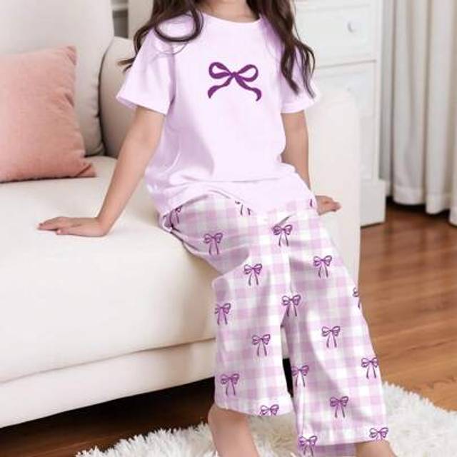 SHEIN Tween Girl Casual Minimalist Short Sleeve Round Neck Top And Pants Loungewear Set, Suitable For Summer