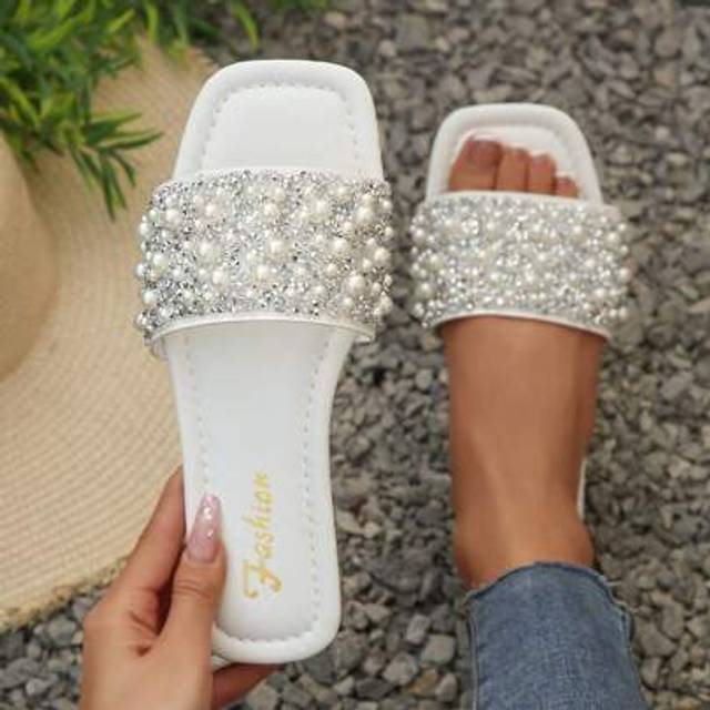 SHEIN Elegant Luxury Bohemian Pearl Rhinestone Sandals, Non-Slip Outdoor Holiday Beach Comfortable Versatile Sparkling Pearl Slip-On Flat Mules Open Toe, Si