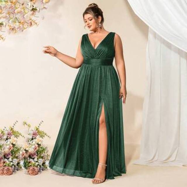 SHEIN Summer Plus Size Elegant Chiffon V Neck Sleeveless Bridesmaid Dresses For Women,Prom Gown, Wedding Guest Dress For Wedding, Graduation, Dinner