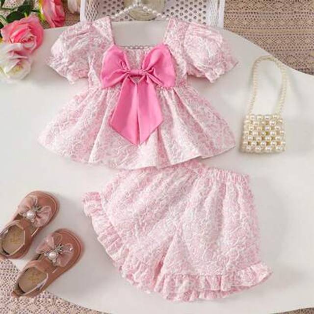 SHEIN 2pcs/Set Toddler Girl Cute Square Collar Puff Sleeve Bow Top And Ruffle Hem Shorts Outdoor Casual Outfit, Spring/Summer