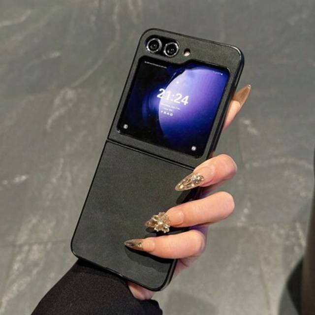 SHEIN Faux Leather Textured Phone Case Compatible With Samsung Z Flip3,4,5,6,7 And Razr40 50 60 Ultra