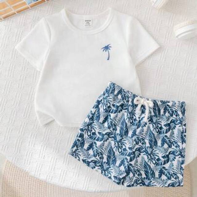 SHEIN 2pcs/Set Baby Boy Cute Summer Holiday Knit Short Sleeve T-Shirt With Elastic Waist Leaf Pattern Shorts Outfit