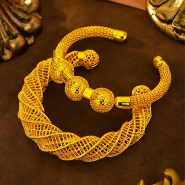 SHEIN Hot Selling 24k Gold-Plated Spiral Hollow Ball Bracelet Dubai Bride India Nigeria Women&#39;s Jewelry Suitable For Daily Dress
