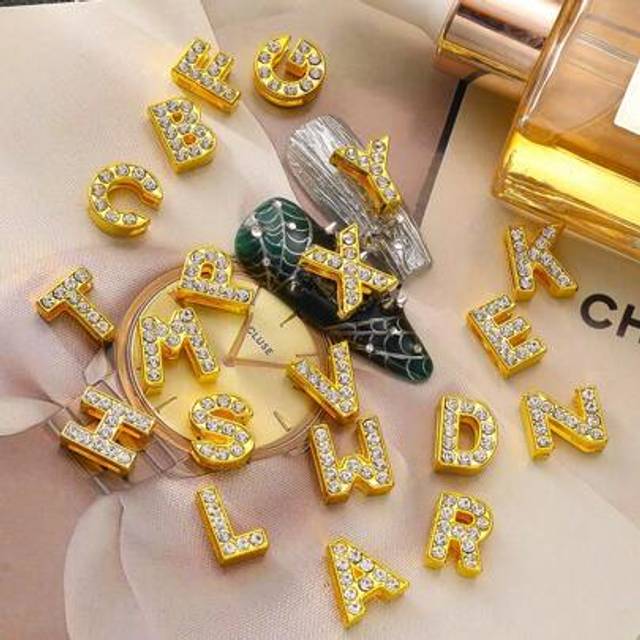 SHEIN 26pcs/Pack European And American Style Rhinestone Alloy English Letter Nail Art Decoration, Y2K Metal Style DIY Large Nail Art Accessory With Combinab