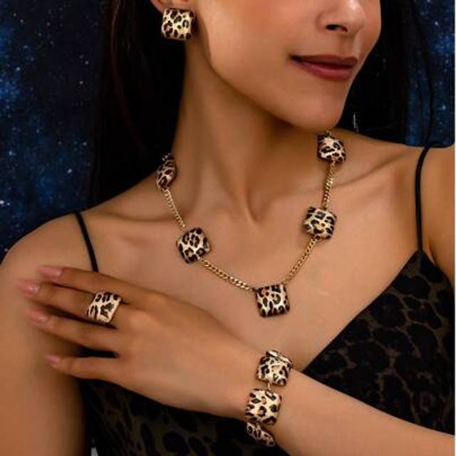 SHEIN 1 Set Retro Geometric Cube Leopard Print Pendant Necklace, Bracelet, Ring, Earrings Jewelry Set For Women, Vacation Party Gift
