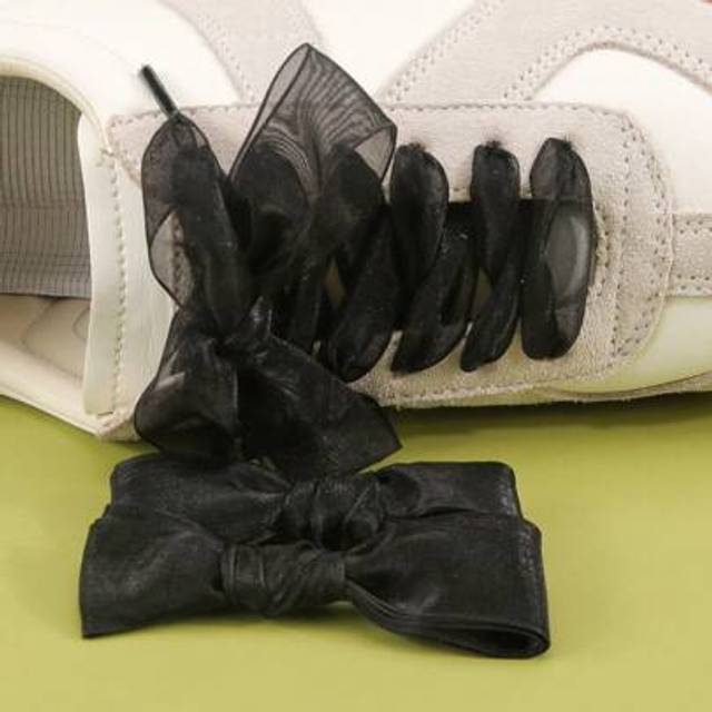 SHEIN 1 Pair Satin Shoelaces, Soft Organza Flat Ribbon Shoelaces For Women Sports Shoes, Multi-Color