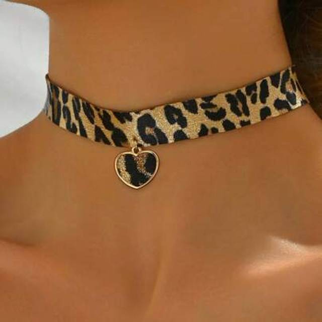 SHEIN 1pc Women&#39;s Fashion Velvet Choker Necklace With Round Leopard Print & Heart Pendant, Classic Minimalist Design, Autumn/Winter Valentines,Mom,Mother,Mo