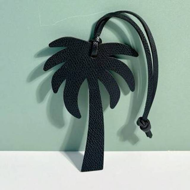 SHEIN 1pc Solid Color PU Fashionable Cute Interesting Plant Palm Tree Car Keychain Pendant, Suitable For Couple, Student, Man, Woman, Backpack, Shoulder Bag