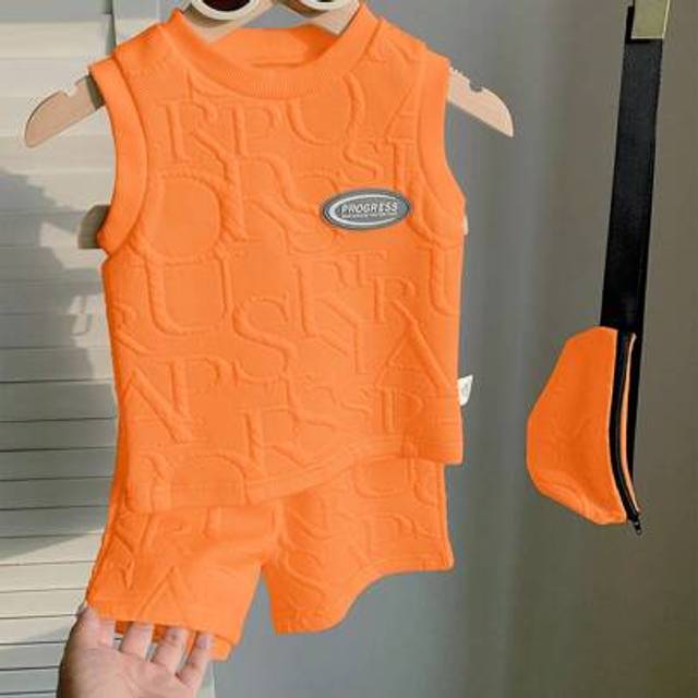 SHEIN 3pcs Set Baby Boy Casual Minimalist Sports 3D Letter Graphic Fabric Sleeveless Top And Shorts Outfit, Including Bag, Suitable For Outings, Spring & Su