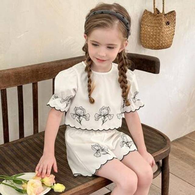 SHEIN 2pcs Young Girl Woven Ditsy Floral Crew Neck Cropped Top And Shorts Set