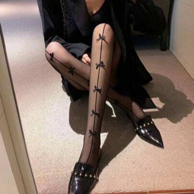 SHEIN Women&#39;s Black Sexy Hollow Bowknot Stockings, Fishnet Tights With Line Pattern, Goth Dark Chic Style Pantyhose