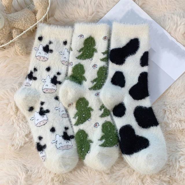 SHEIN 3 Pairs Of Women&#39;s Cartoon Cow Print Waterproof Fluffy Thick Warm Cute Mid-Calf Socks, Suitable For Autumn/Winter Warmth And Indoor/Sleepwear Use
