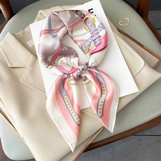 SHEIN A Luxurious And Designer Style Chain Print Silk Bandana Scarf For Ladies, Size 70*70cm, Suitable For Daily Wear In Spring. Bandana,Hair Band,Head Band