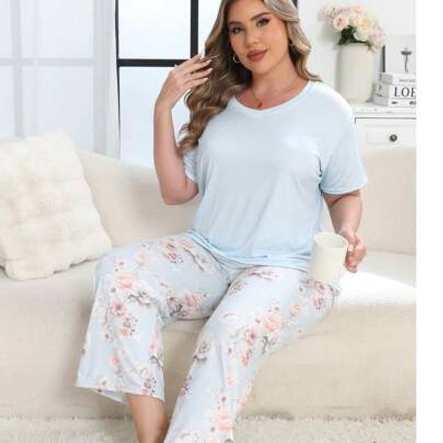 SHEIN 1 Set Women Summer Short Sleeve & 3/4 Pants Pajama Sets, Korean Style Casual Homewear