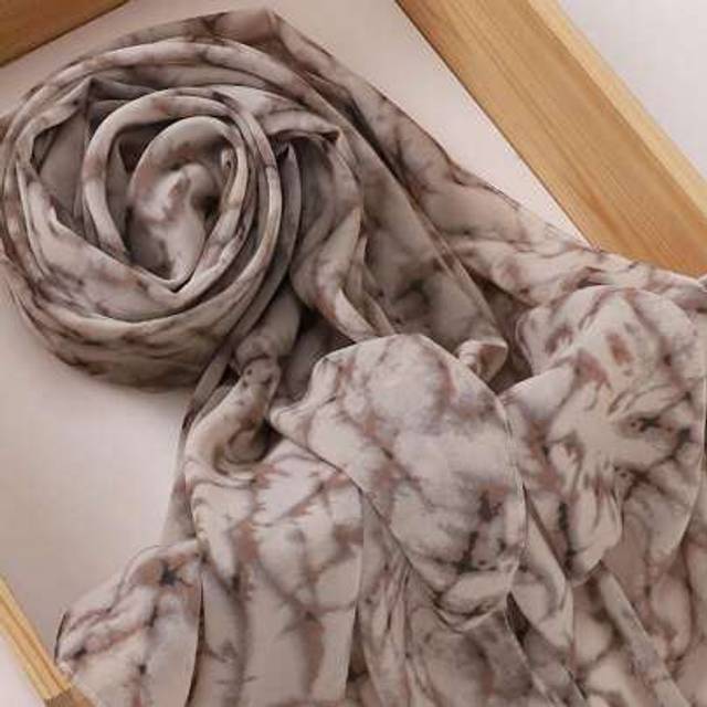 SHEIN 1pc Women Tie-Dye Scarf Chiffon Hijab Printed Headscarf Headband Winter Fall For Abaya Veiled Clothes