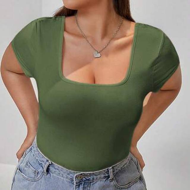 SHEIN Plus Solid Square Neck Short Sleeve Tee