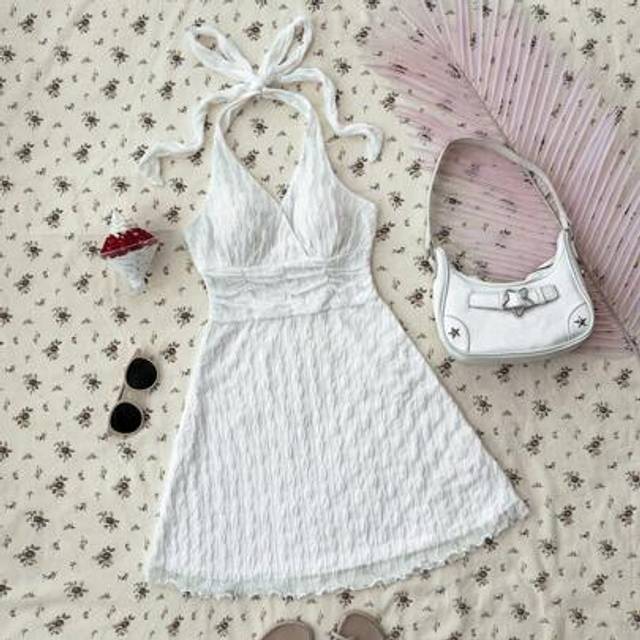 SHEIN Teen Girls&#39; Sweet Knitted Halter Bowknot Ruched Summer White Short Dress, Backless, Comfortable For Home, Suitable For Spring/Summer, Clean Girl Look