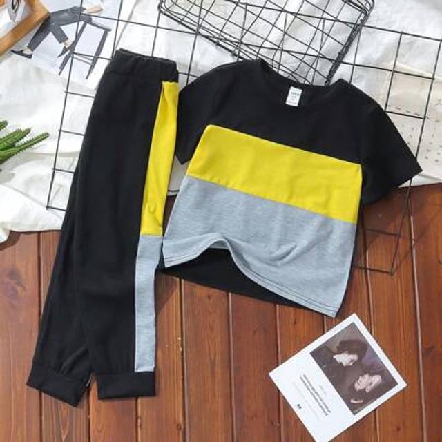 SHEIN Boy&#39;s Casual Sports Streetwear Cute Holiday Color Block Round Neck Short Sleeve T-Shirt & Pants Set, Suitable For Daily Wear, School, Traveling, Sport