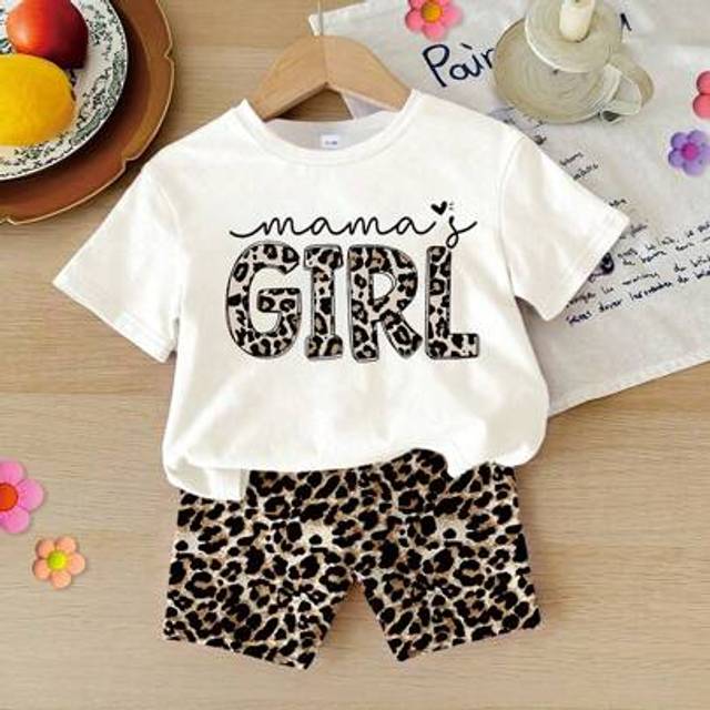 SHEIN 2pcs Baby Girls Leopard Digital Print Casual Round Neck Short Sleeve Top And Bike Shorts Set