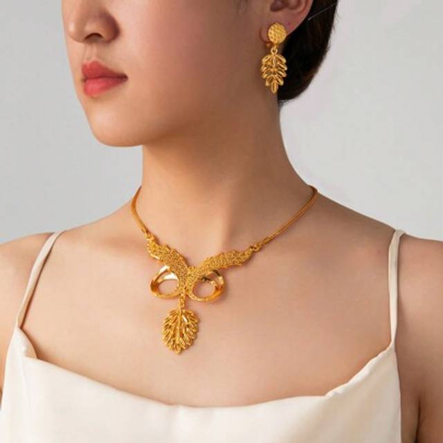 SHEIN 2pcs 24K Gold Dubai Style Fashion Jewelry Set - Necklace And Earrings For Women