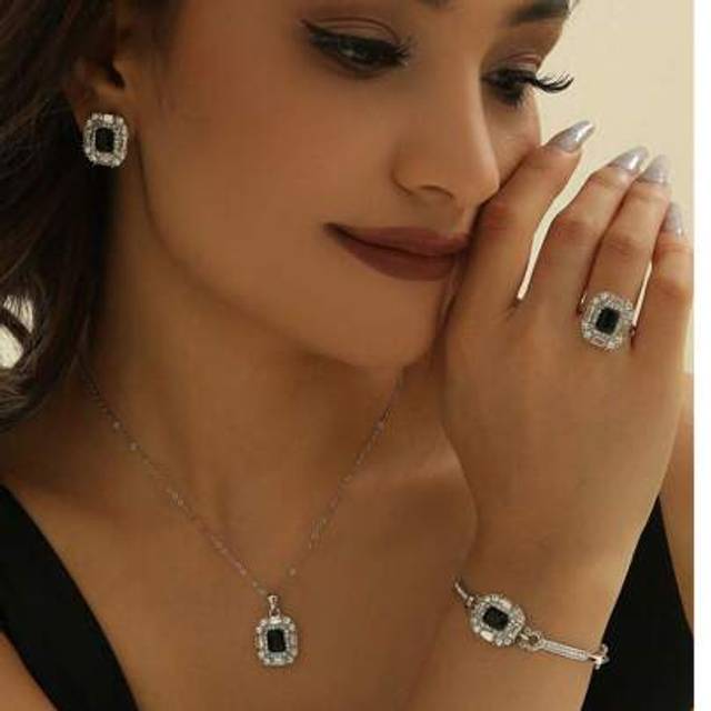 SHEIN 5pcs/Set Newest European & American Minimalist Geometric Rhinestone Rings, Earrings, Bracelets, Pendant Necklaces, Choker Jewelry Set