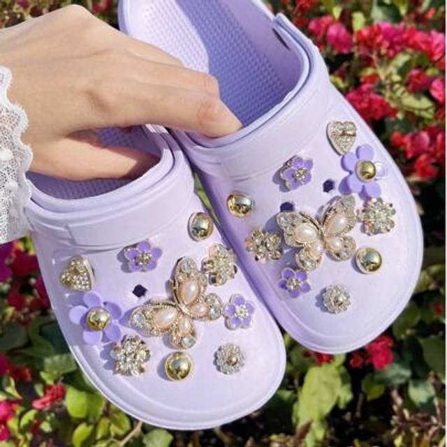 SHEIN 20pcs Gold Beads Big Butterfly & Purple Small Flower Shoe Clips, Suitable For Sandals, Beach Shoes, Garden Shoes, DIY Shoe Decorations