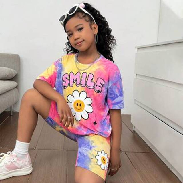 SHEIN Tween Girls Street Fashionable Tie-Dye Crew Neck Oversized Loose Short Sleeve Face & Daisy English Slogan Graphic Tee And Bike Shorts 2 Pieces Set, Sp
