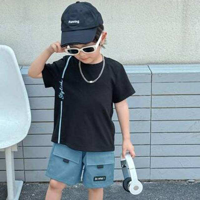 SHEIN 2pcs/Set Young Boys Casual Versatile Round Neck T-Shirt And Fluorescent Green Cargo Shorts Set, Suitable For Spring/Summer, Suitable For Daily Wear, S