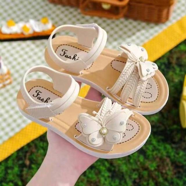 SHEIN 2025 Summer New Kids Girls Sandals, Fashion Princess Toddler Girls Beach Non-Slip Shoes