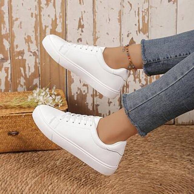 SHEIN Plus Size Women Fashion White Sneakers, Flat Casual Lace-Up Breathable Sports Shoes For School & Daily Wear