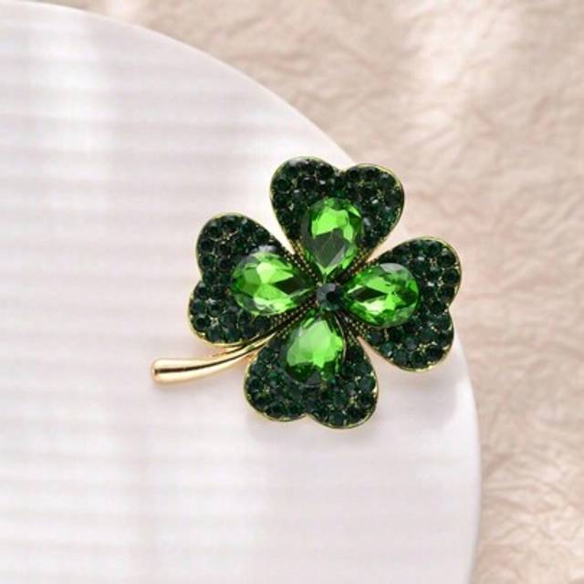 SHEIN Elegant And Sparkling Four-Leaf Clover Brooch, High-End Green Women&#39;s Chic Lapel Flower Pin, New Fashion Accessory Valentines,Mom,Mother,Mother&#39;s Day,
