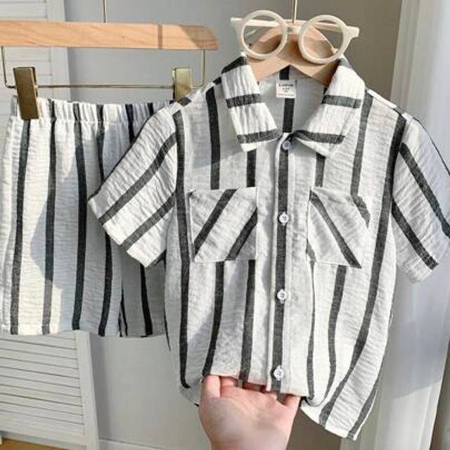 SHEIN 2pcs/Set Young Boys Vertical Striped Soft Comfortable Short Sleeve Shirt And Striped Shorts, Summer Outfit, Back To School Season, Casual British Scho