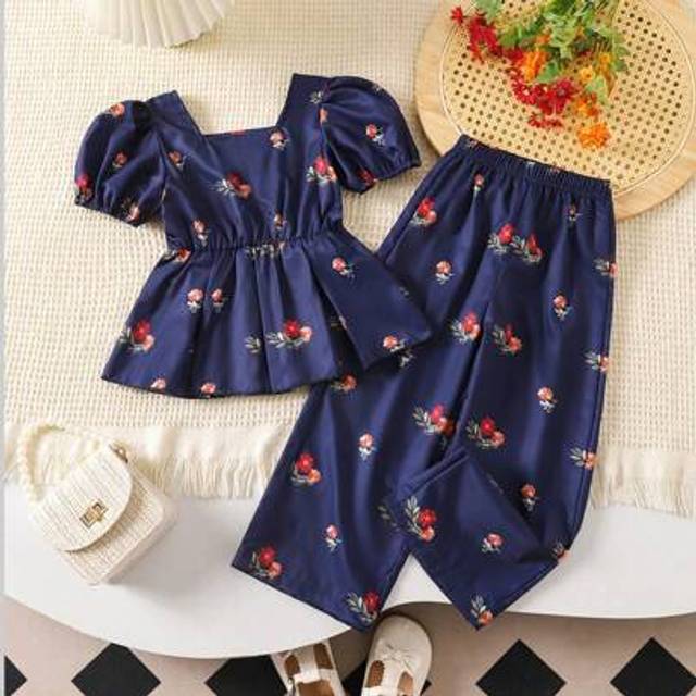 SHEIN 2pcs Set Young Girl Floral Print Puff Sleeve Top And Pants