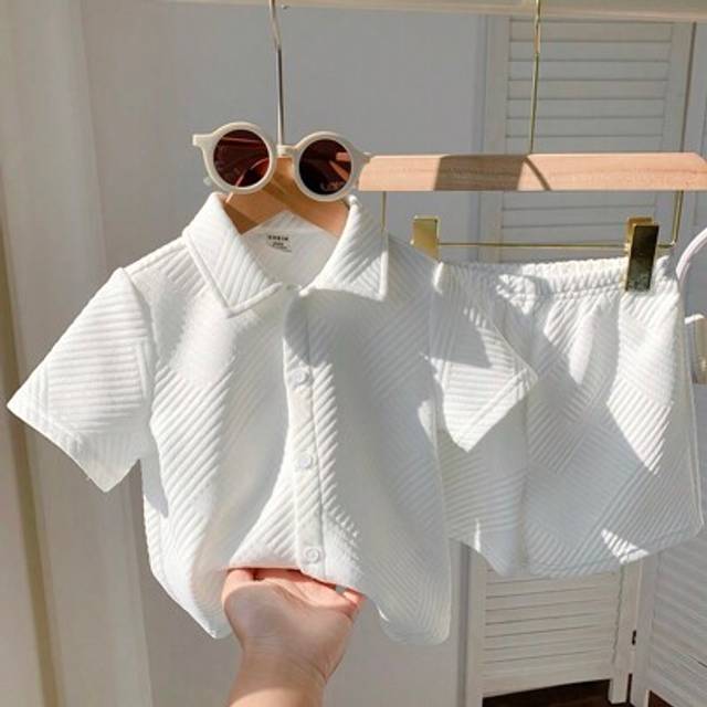 SHEIN 2pcs Baby Boy Cute Summer Knit White Polo Collar Short Sleeve Top & Shorts Set, Suitable For Summer, Birthday Party, Evening Party, Performance, Weddi