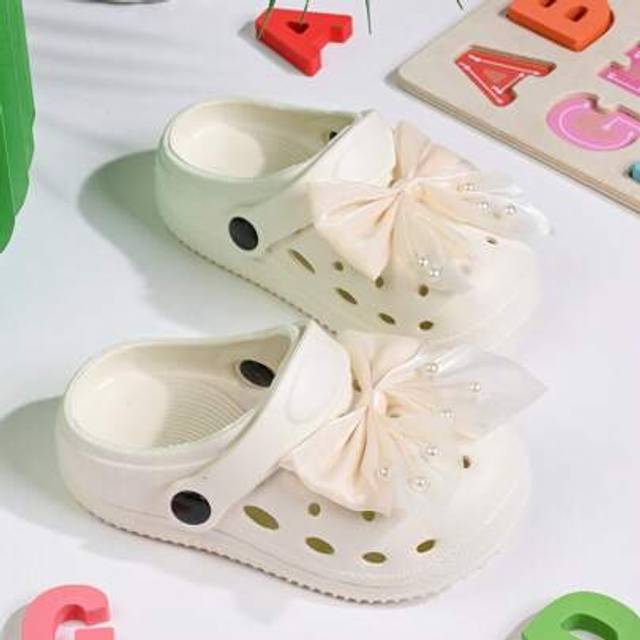 SHEIN Summer New Girls Thickened Non-Slip Comfortable Soft Cartoon Cute Mesh Bow Sandals, Girls Kids Breathable Hollow Out Outdoor Beach Holiday Slippers