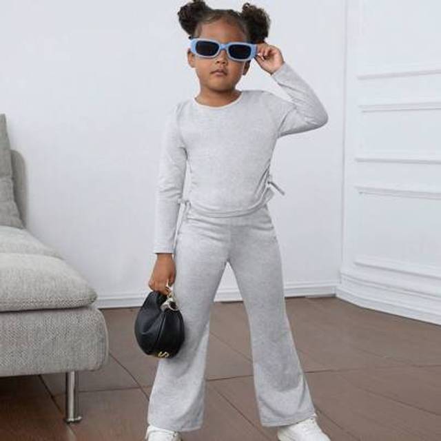 SHEIN Young Girls&#39; Casual Floral Gray Round Neck Ruched Long Sleeve Fitted Knit Top And Flare Pants Set, Suitable For Home And Outdoor ,Travel Outfit Airpor