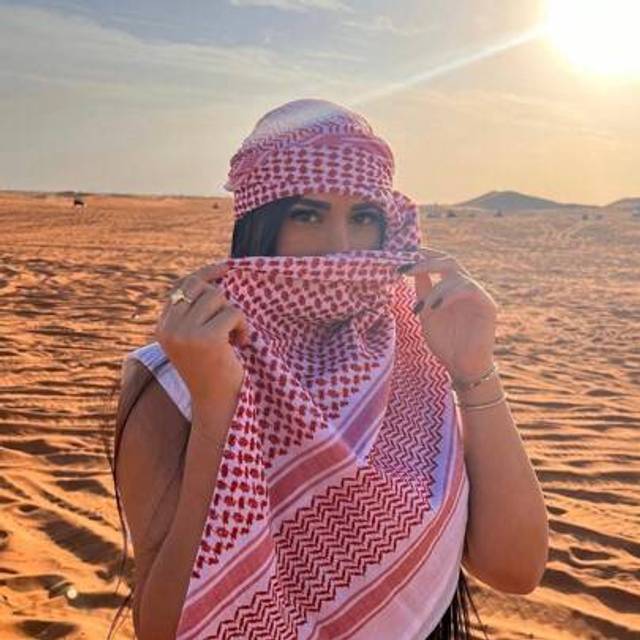 SHEIN 1pc Abaya Accessories Fashion Classic Desert Plaid Print Square Headscarf, Arabic Outdoor Sun Protection Windproof Unisex Tassel Shawl Scarf, Suitable