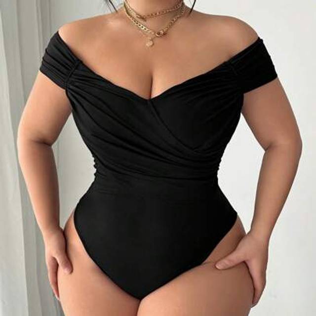 SHEIN Plus Size Women Sexy Off Shoulder Criss-Cross Ruched Bodysuit, Suitable For Street, Casual, Sexy, Daily Travel, Shopping, Dating, Cool And Comfortable