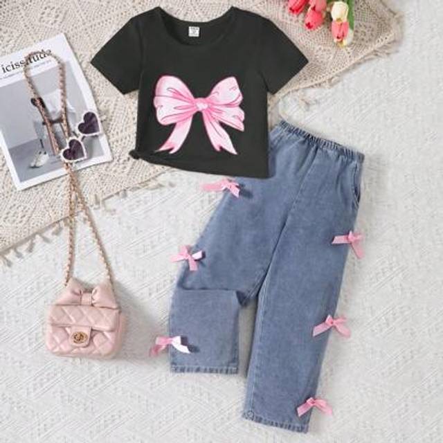 SHEIN 2pcs/Set Young Girl Butterfly Print Short Sleeve T-Shirt Top And Ruffle Trim Denim Pants, Suitable For Casual Summer Wear