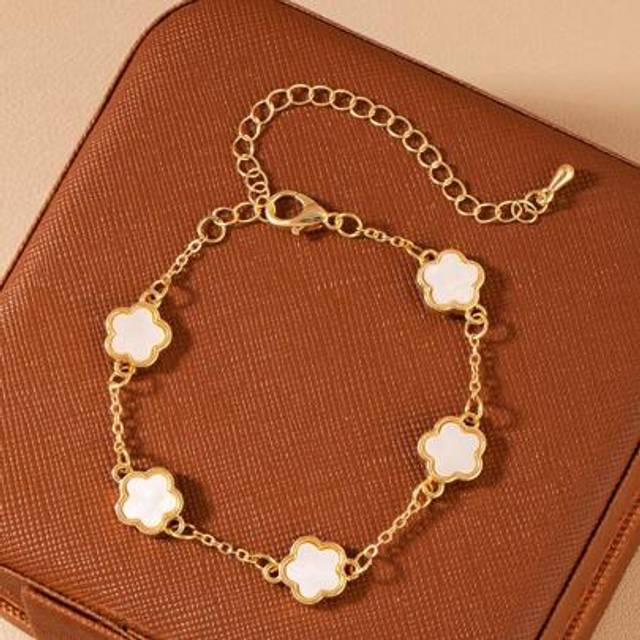 SHEIN 1pc Classic Minimalist Five-Petal Flower Bracelet, Elegant For Youth, Great Daily Wear Gift For Friends
