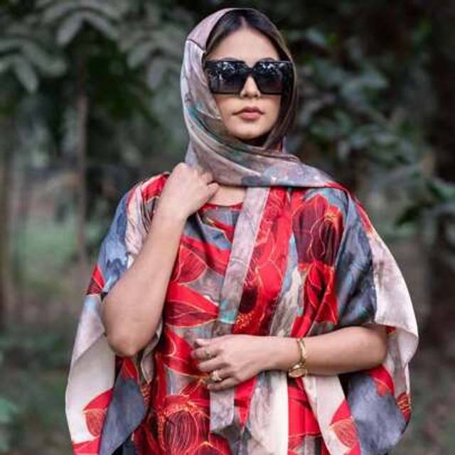SHEIN 1pc Women Beach Accessories Floral Print Faux Silk Chiffon Loose Coverup Beach Dress
